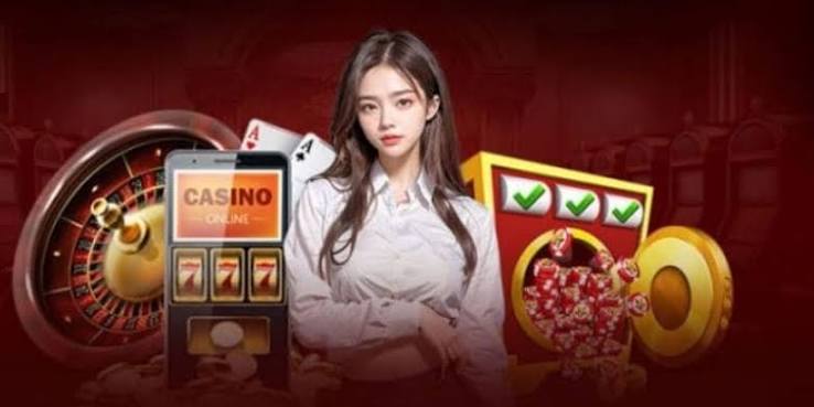 Người dùng kiểm tra thông tin đánh giá nền tảng trực tuyến